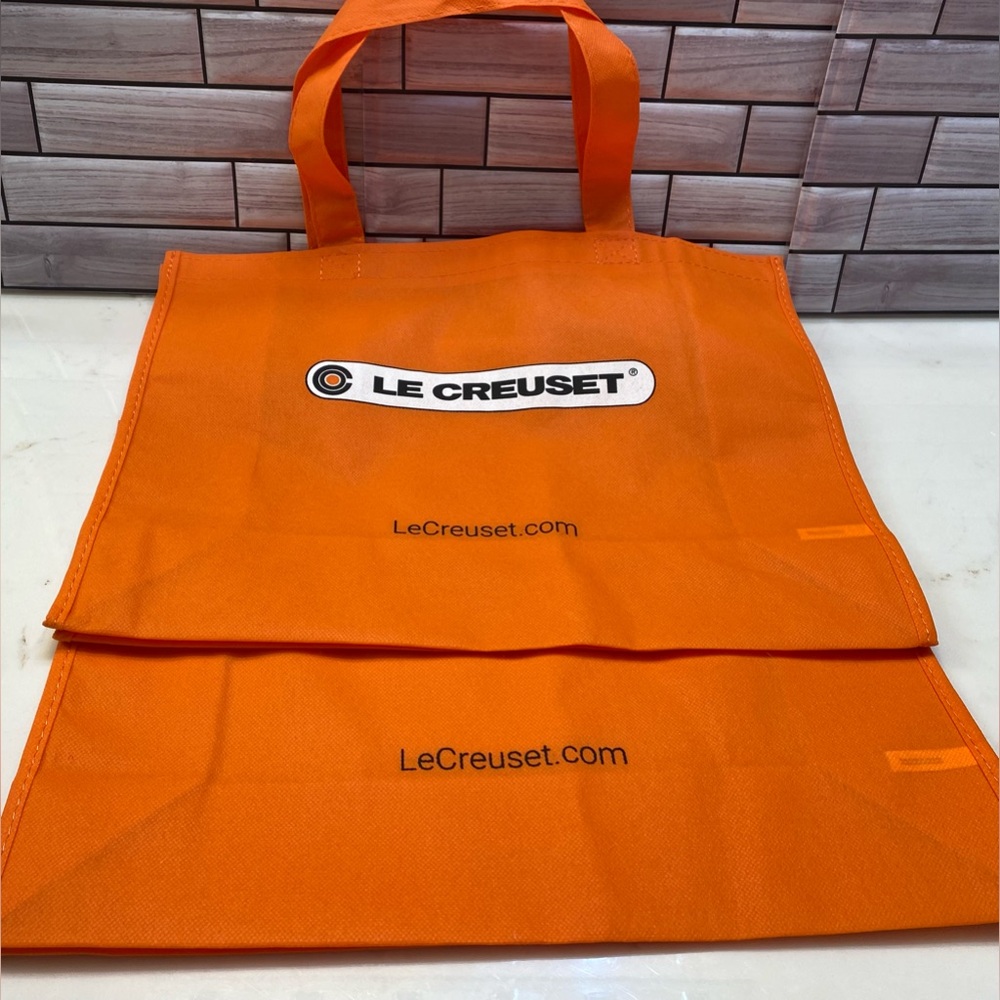 Le Creuset ❤️ Logo on both sides Shopper /Gift Bag  12x16x5.5” (M) Set of 2